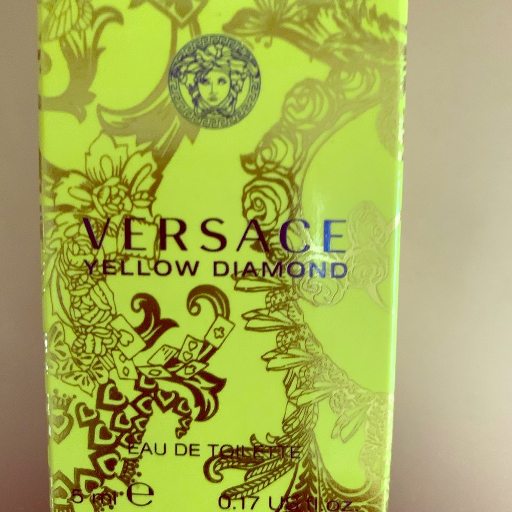 Versace yellow diamond